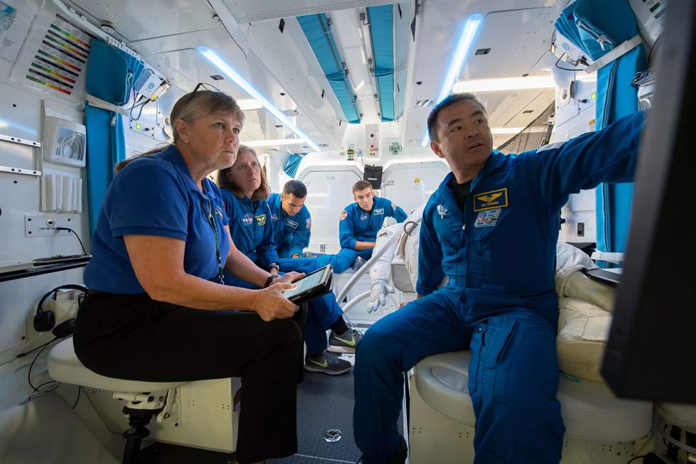 A team of NASA Johnson Space Center engineers and astronauts in Building 29 performed tests the week of June 25 to help refine NASA’s requirements for the design of a deep space habitat—one of several elements comprising the Gateway. 